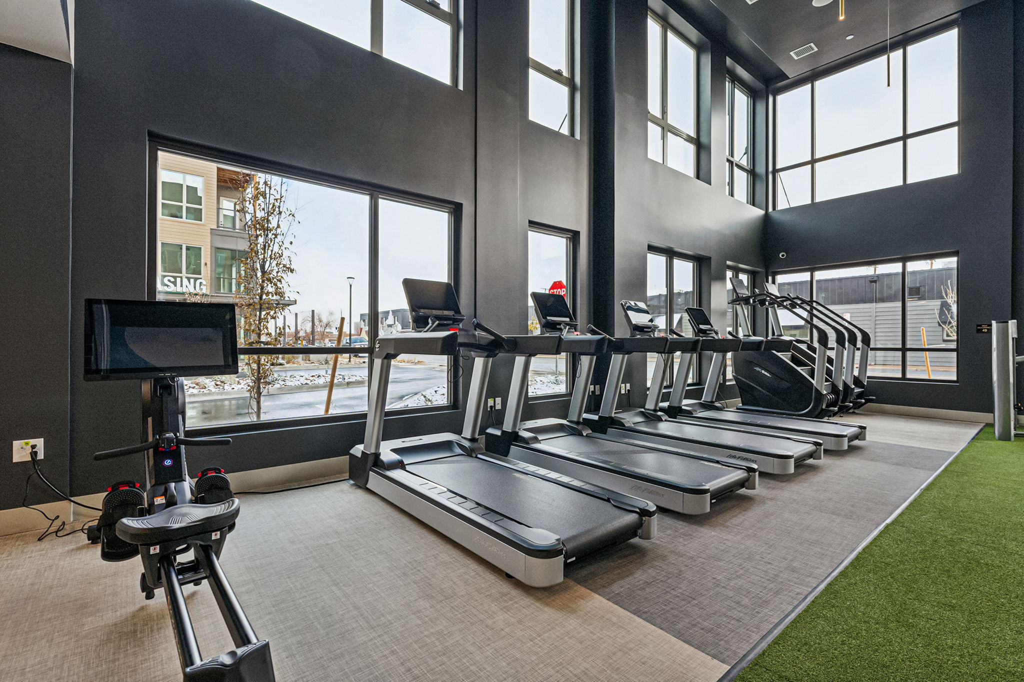 https://www.ardenapartments.com/wp-content/uploads/2024/12/Arden_Amenity_Fitness10_12.24.jpg